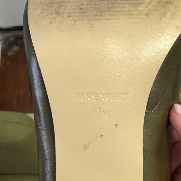 Elegant Olive Green Women's Pumps - Picture 2 of 7